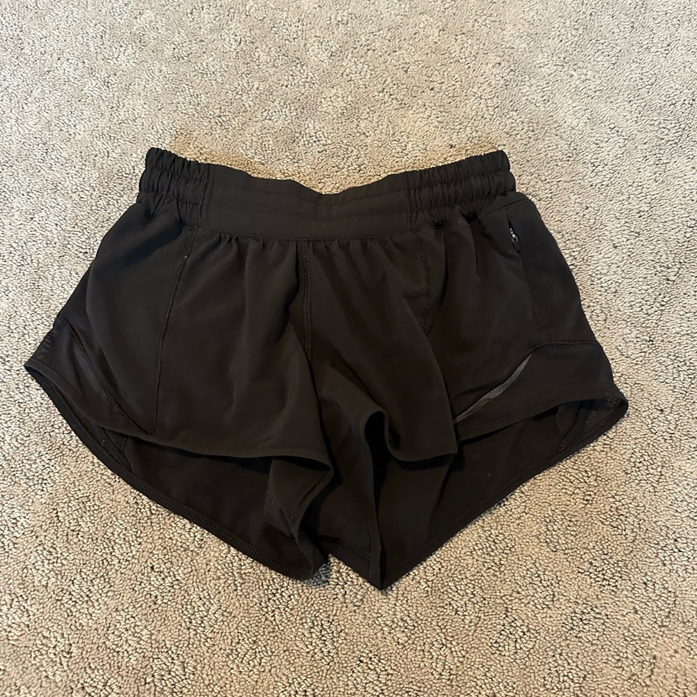 Lululemon Hotty Hot Low-Rise Short 2.5”